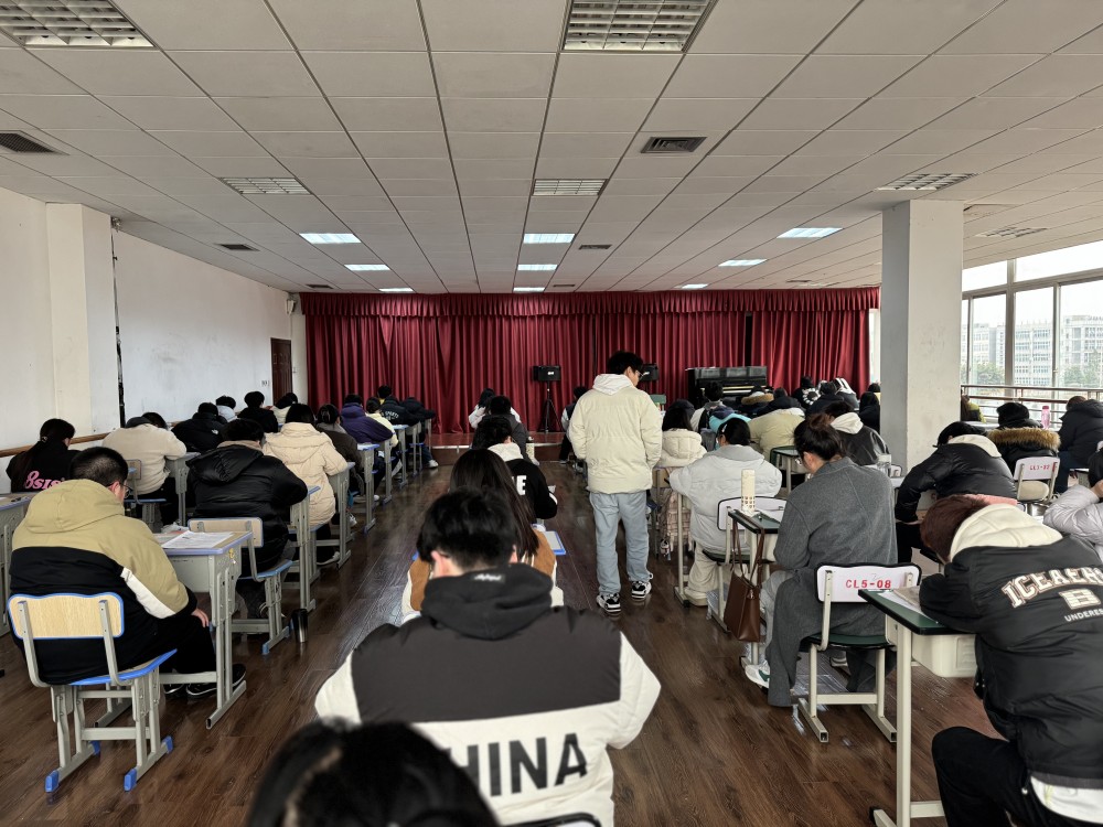 2025屆成都融創(chuàng)四川單招學(xué)員在專心考試